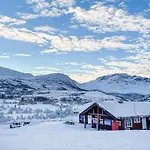 4 Bedroom Cozy In Straumgjerde *