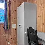 4 Bedroom Cozy In Straumgjerde Brunstad