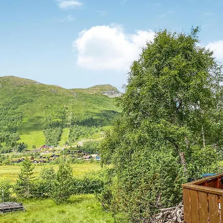 Holiday home 4 Bedroom Cozy In Straumgjerde