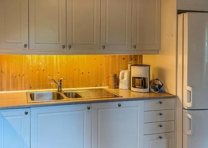 4 Bedroom Cozy In Straumgjerde 度假居 Brunstad