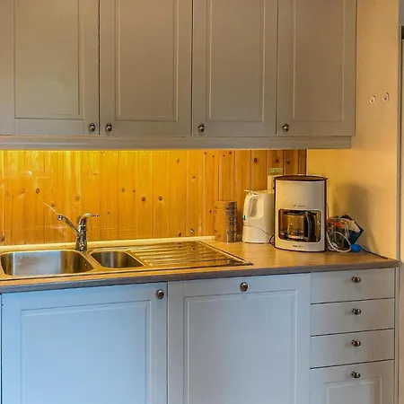 4 Bedroom Cozy In Straumgjerde בית נופש Brunstad